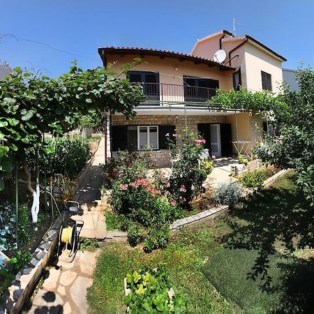 Apartment Ema Premantura Oda fotoğraf