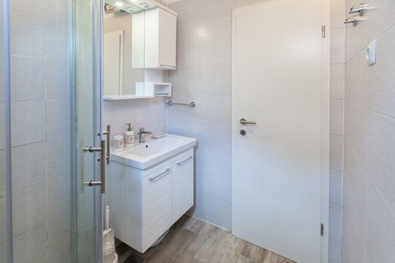 Apartment Ema Premantura Dış mekan fotoğraf